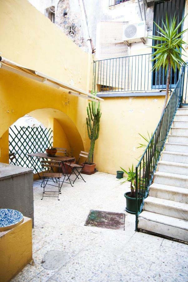 Cla & Ale Apartment Catania Bagian luar foto