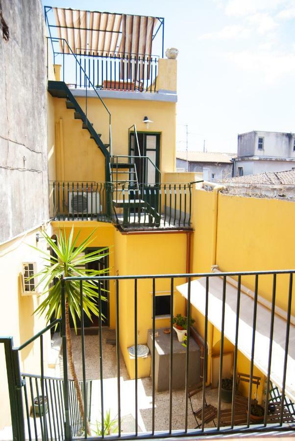 Cla & Ale Apartment Catania Bagian luar foto